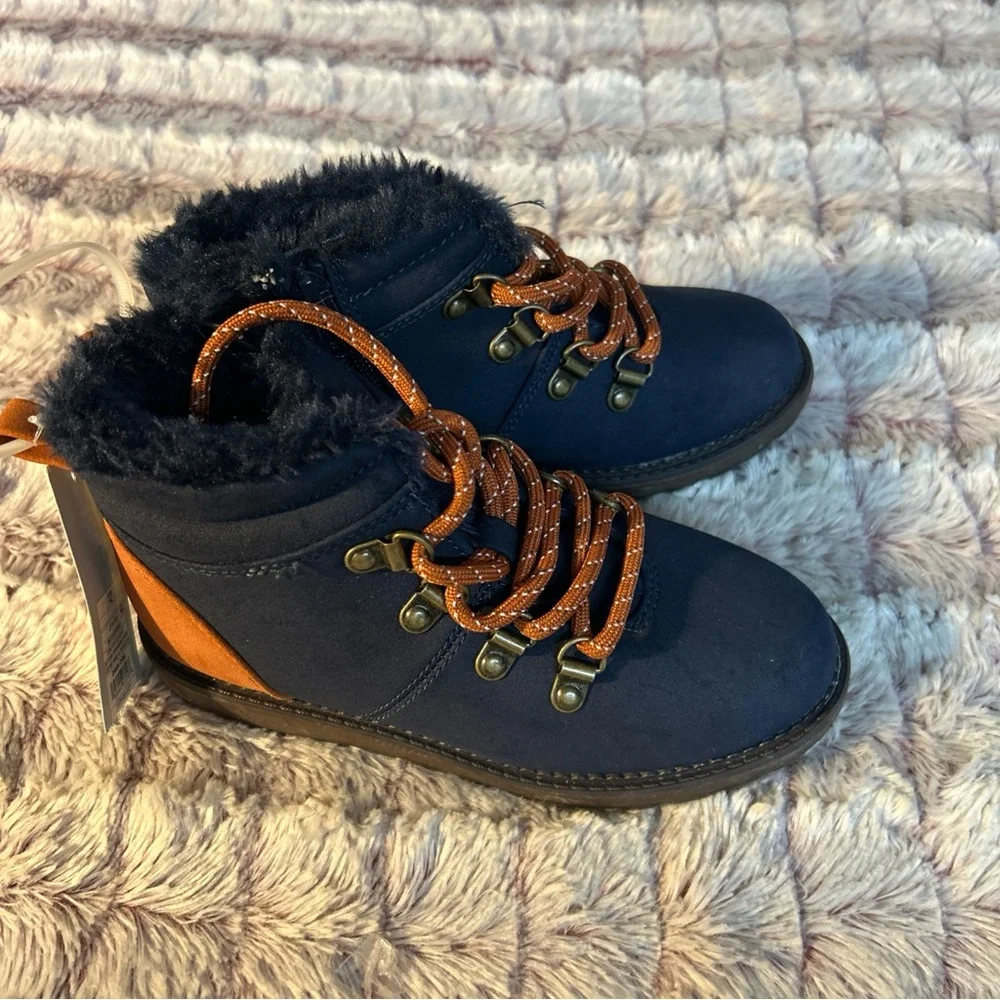 Cat & Jack Kids Boots Size 12
With Zipper On Side